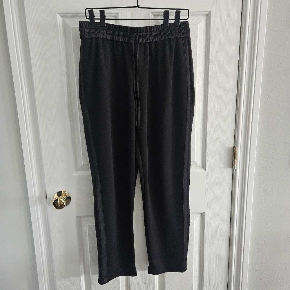 NWOT Simply Vera By Vera Wang Mixed Media Tapered Pants